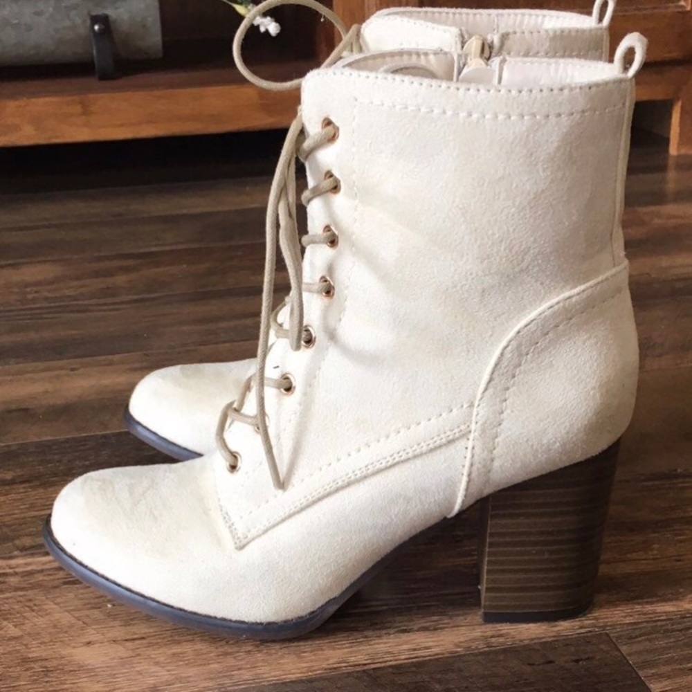 Journee Collection Baylor boot size 8
